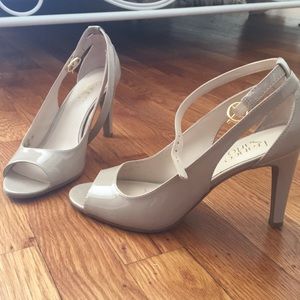 NUDE PEEP-TOE HEELS // FRANCO SARTO ✨